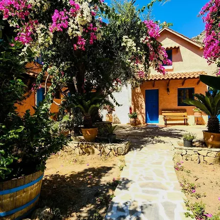 Welcoming In With Balcony Casa de Férias